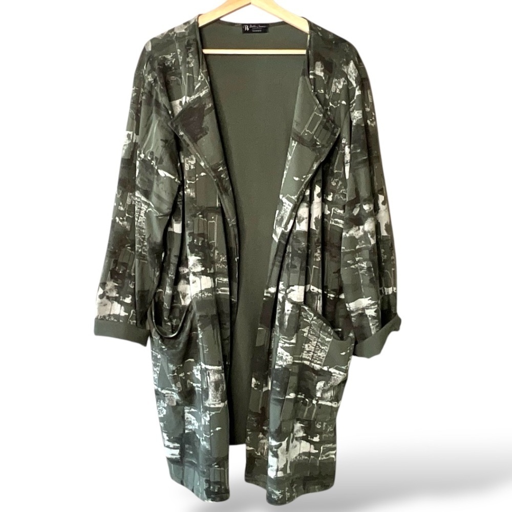 Bella Amore Green and Black Patterned Cardigan